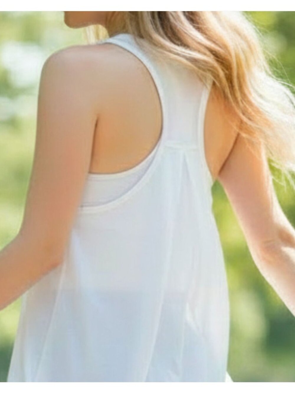 Loose-Fit White Racerback Tank Top With Laser-Cut Hem Detailing Lightweight Fabr - Picture 2 of 11